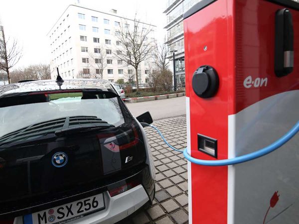 KMU-Förderung für E-Auto-Ladestationen bis Jahresende beantragen