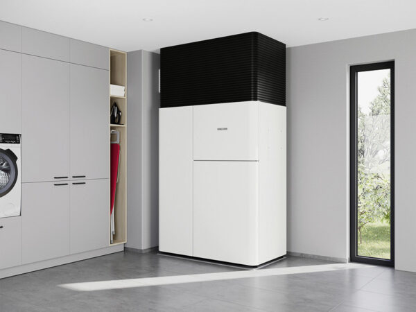 Stiebel Eltron: Wärmepumpe mit Propan für Innenaufstellung
