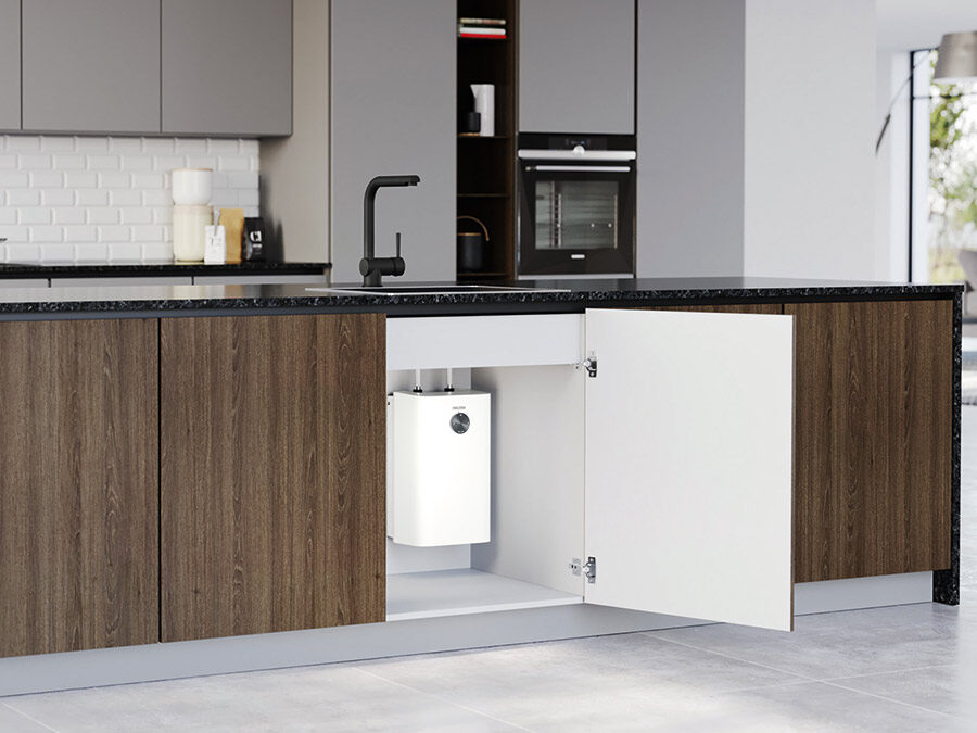 Stiebel Eltron: Warmwasser ohne Wartezeit – neu mit mattschwarzer Armatur