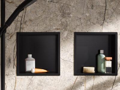 HSK: Wandeinbaubox als Stauraumlösung im Bad