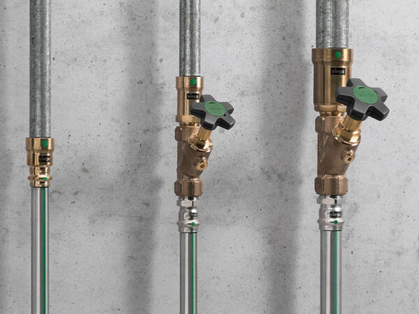 Viega: Neue Megapress-Übergangsstücke für Innen- und Außengewinde