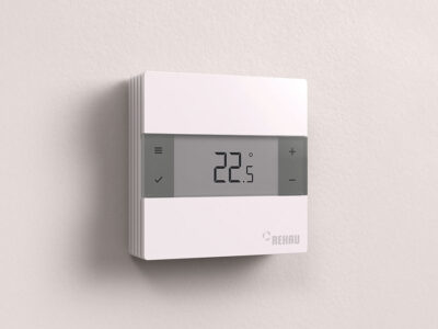 REHAU: Neuer NEA-Raumregler mit erweiterten Funktionen